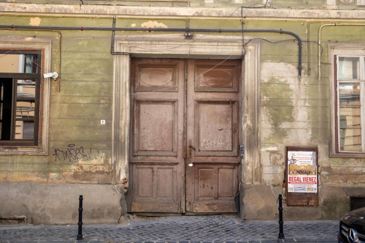 The Bear'S Den In Old City Centre Braşov Exterior foto